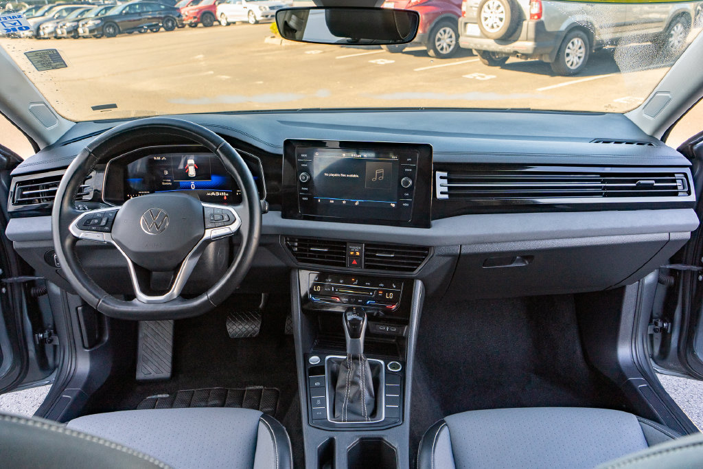 Used 2025 Volkswagen Jetta SE FWD image 21