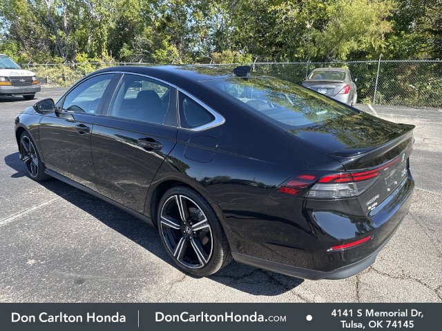 Used 2023 Honda Accord Sport image 6