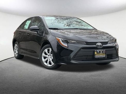 New 2026 Toyota Corolla LE FWD image 2