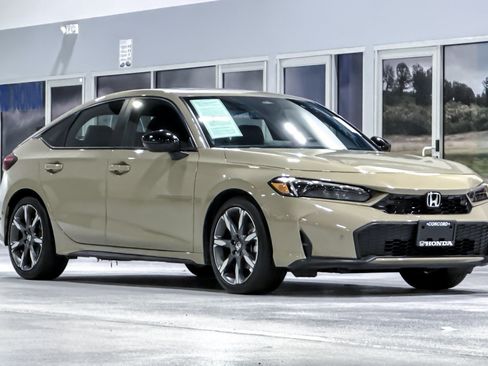Used 2025 Honda Civic Sport Touring image 7