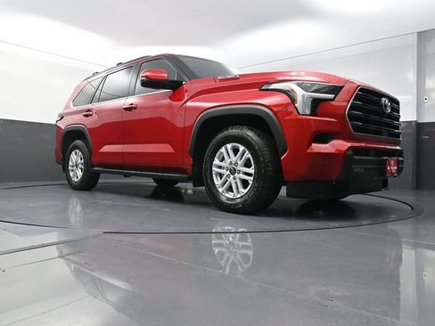 Used 2026 Toyota Sequoia SR5 w/ SR5 Premium Package AWD/4WD image 31