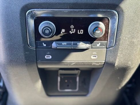 Used 2022 Chevrolet Suburban High Country w/ Premium Package 2 image 23