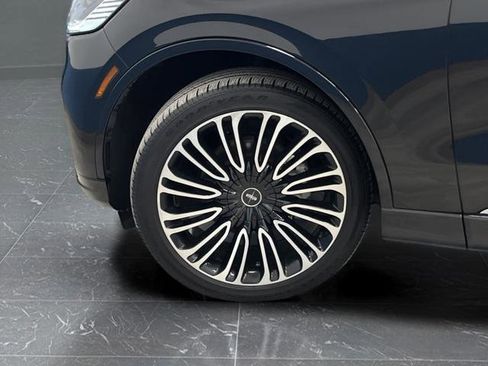 Used 2025 Lincoln Aviator Black Label image 40