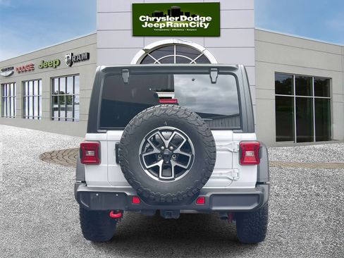 Used 2024 Jeep Wrangler Unlimited Rubicon image 7