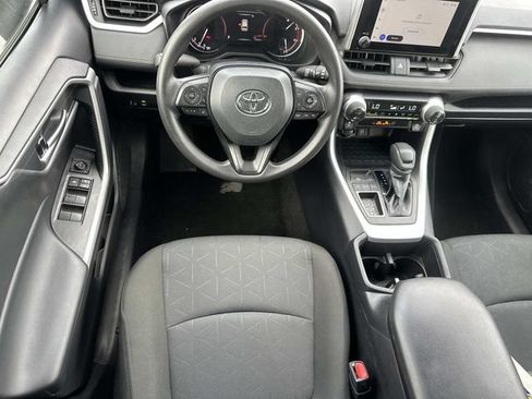 Used 2025 Toyota RAV4 XLE FWD image 23