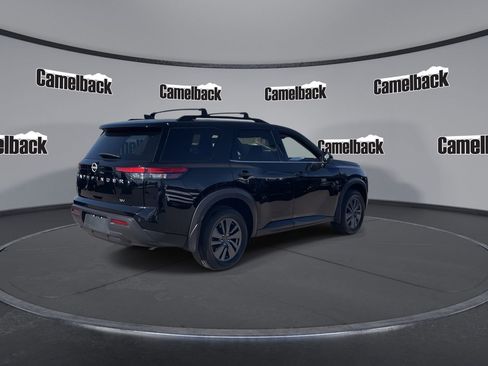 Used 2024 Nissan Pathfinder SV image 7