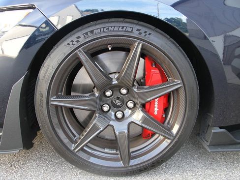 Used 2021 Ford Mustang Shelby GT500 w/ Carbon Fiber Track Pack RWD image 33