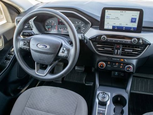 Used 2022 Ford Escape SE image 22
