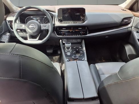 Used 2022 Nissan Rogue SL w/ SL Premium Package image 8