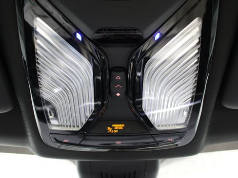 Used 2019 BMW X5 xDrive40i w/ M Sport Package AWD/4WD image 22