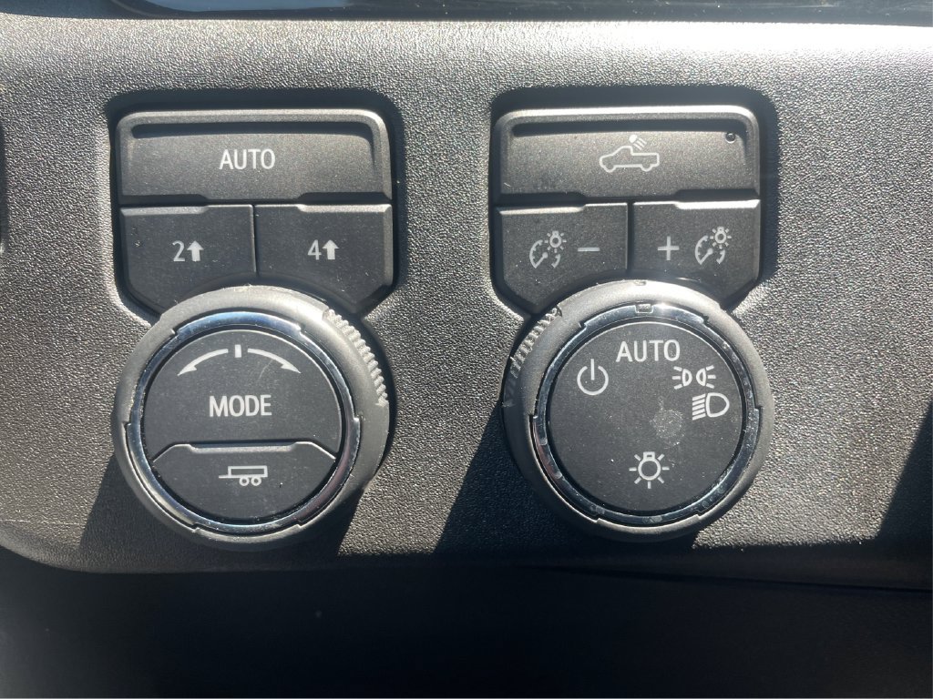Used 2024 Chevrolet Silverado 1500 LT AWD/4WD image 15