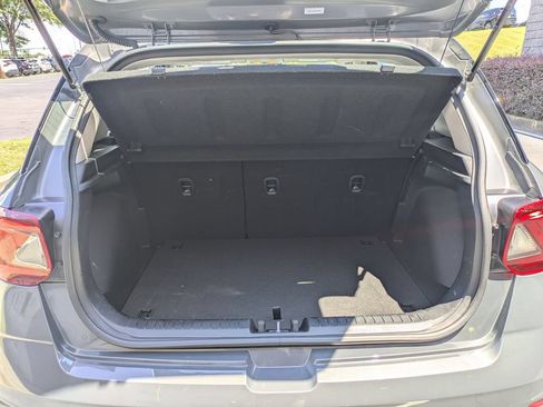 Used 2025 Hyundai Venue SEL FWD image 26