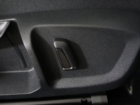 Used 2025 Volkswagen Golf R Black Edition image 38