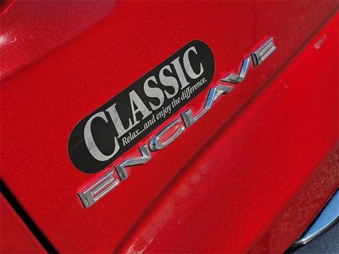 Used 2022 Buick Enclave Essence image 12