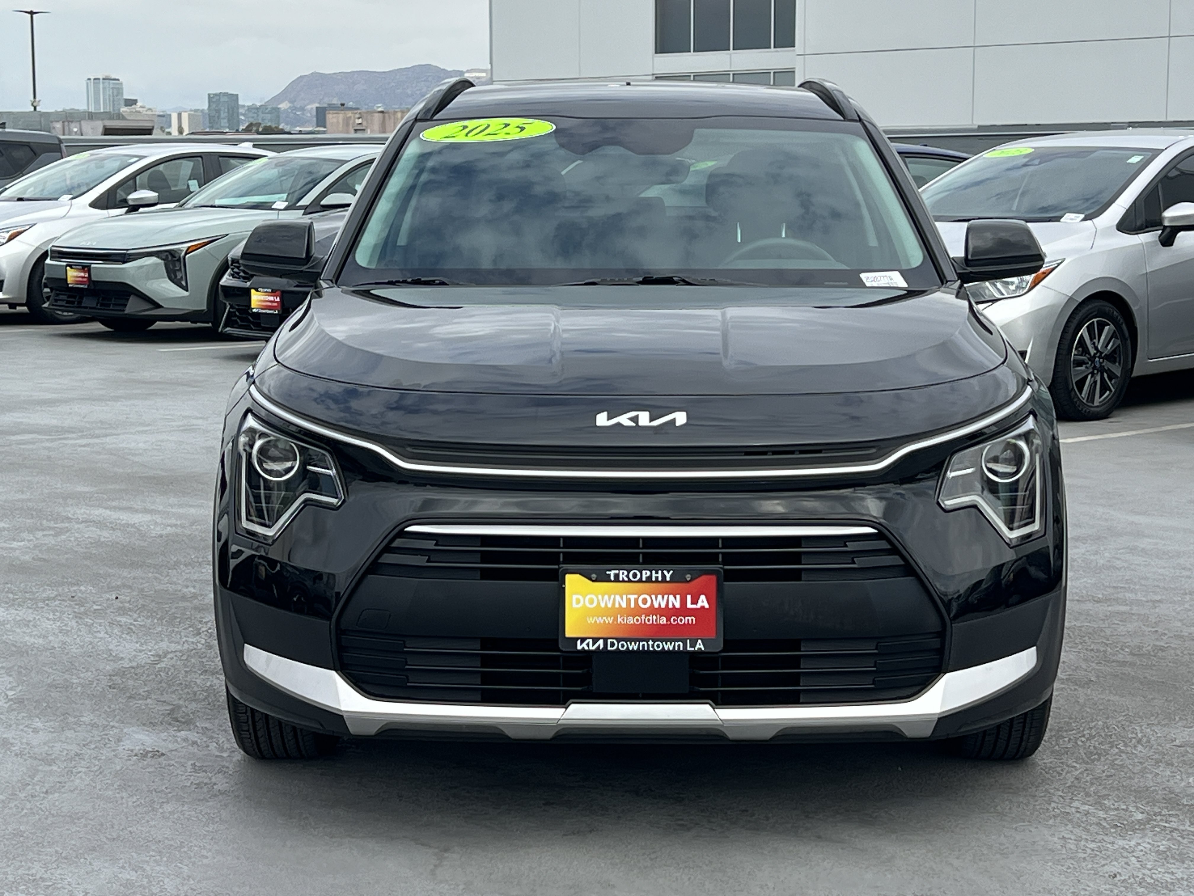 Certified 2025 Kia Niro EX FWD image 12