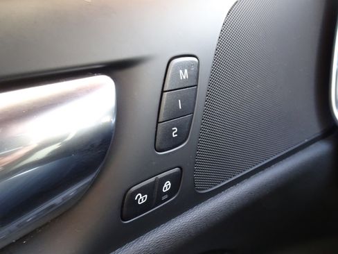 Used 2021 Volvo S60 T6 Momentum w/ Climate Package image 31