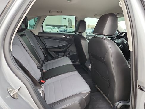 Certified 2025 Volkswagen Jetta SE image 14