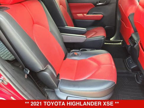 Used 2021 Toyota Highlander XSE FWD image 20