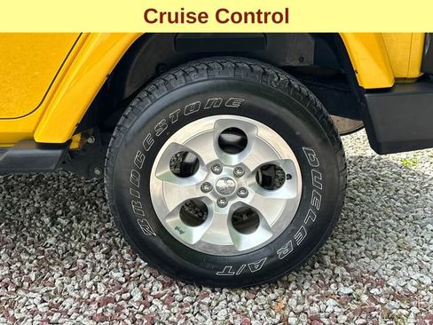 Used 2015 Jeep Wrangler Unlimited Sahara w/ Connectivity Group AWD/4WD image 9