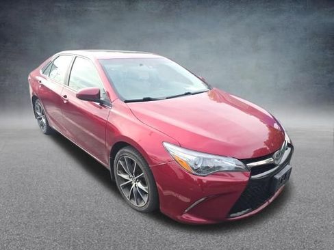 Used 2015 Toyota Camry XSE w/ Moonroof Package FWD image 9