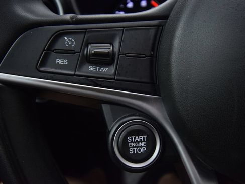 Used 2019 Alfa Romeo Giulia Ti AWD/4WD image 36