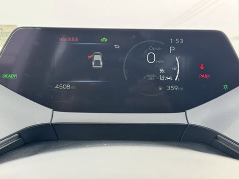 Used 2025 Toyota Prius LE image 19