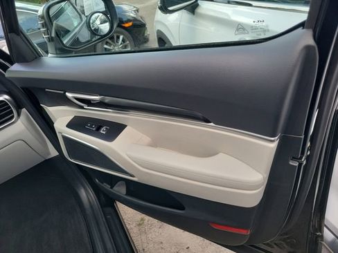 Used 2025 Kia Telluride S FWD image 36