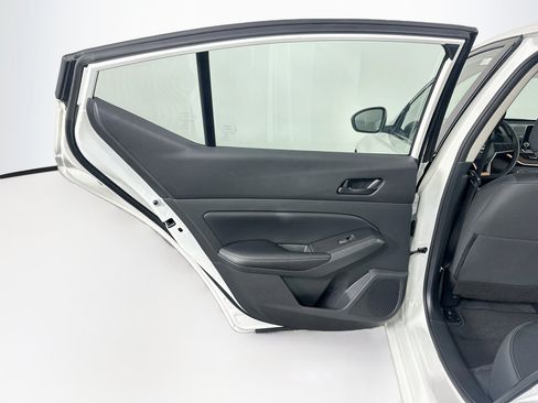 Used 2024 Nissan Altima 2.5 SV FWD image 26