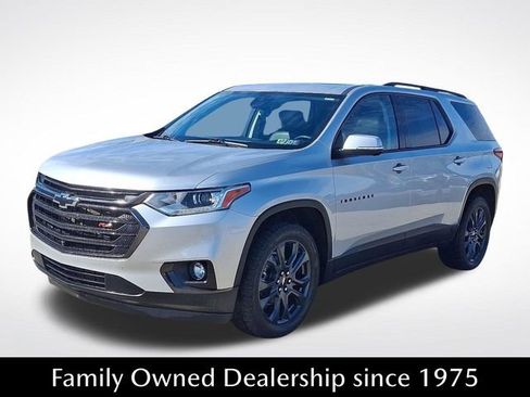 Used 2021 Chevrolet Traverse RS image 3