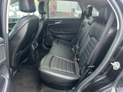 Used 2020 Ford Edge SEL w/ Cold Weather Package image 9