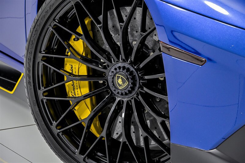 Used 2017 Lamborghini Aventador LP 750-4 Superveloce AWD/4WD image 4