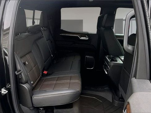 New 2026 Chevrolet Silverado 1500 High Country AWD/4WD image 9