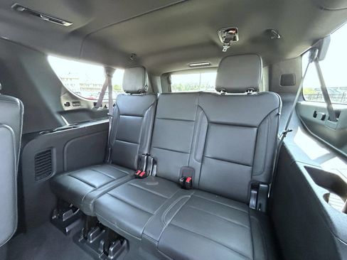 Certified 2021 Chevrolet Suburban Z71 w/ Rear Media and Nav Package AWD/4WD image 23
