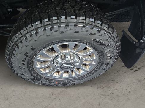 Used 2021 Ford F250 XLT w/ XLT Premium Package image 9