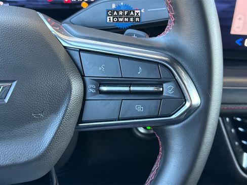 Used 2025 Chevrolet Suburban RST image 36