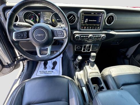 Used 2022 Jeep Wrangler Unlimited Sahara w/ Dual Top Group AWD/4WD image 12