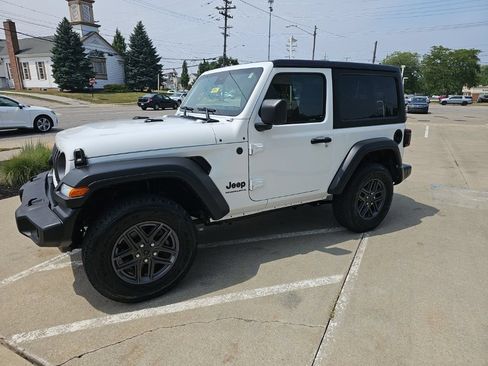 Certified 2025 Jeep Wrangler Sport AWD/4WD image 10