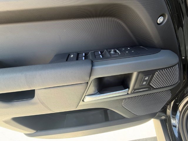 Used 2024 Land Rover Defender 110 X-Dynamic SE AWD/4WD image 11