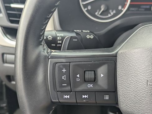 Certified 2025 Nissan Rogue SV image 30