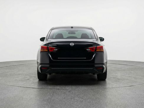 Used 2025 Nissan Altima 2.5 SV image 7