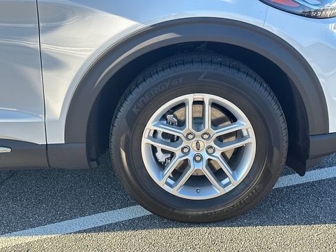 New 2025 Ford Explorer Active w/ Active Comfort Package image 35