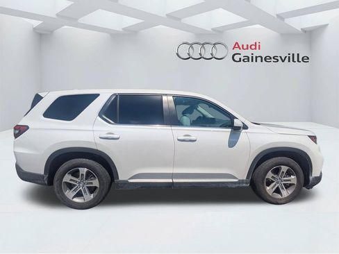 Used 2025 Honda Pilot EX-L image 2