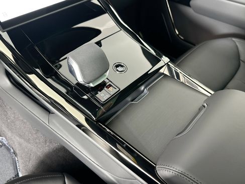 Used 2025 Land Rover Range Rover Sport Dynamic SE image 13