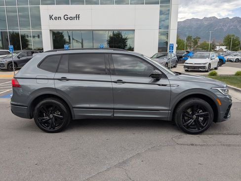 Used 2023 Volkswagen Tiguan SE R-Line AWD/4WD image 2