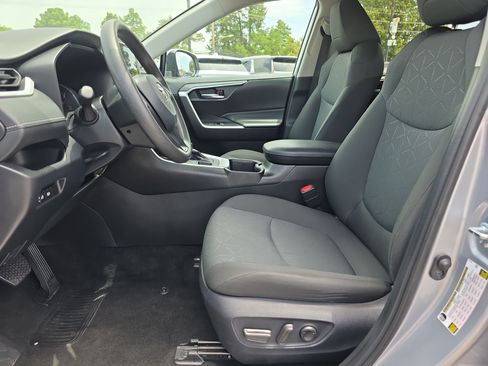 Used 2024 Toyota RAV4 XLE AWD/4WD image 10