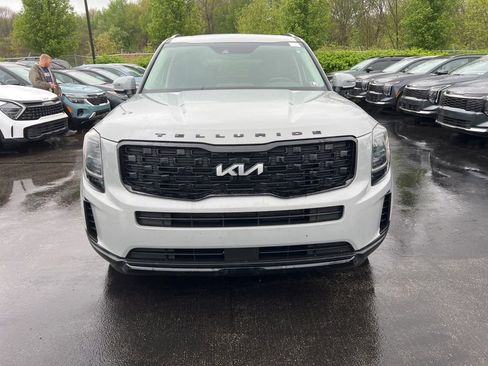 Certified 2022 Kia Telluride EX w/ EX Premium Package AWD/4WD image 2