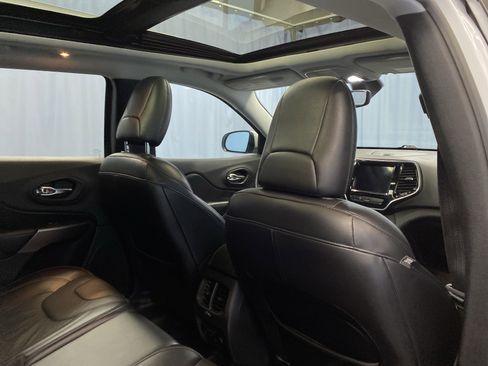 Certified 2019 Jeep Cherokee Limited w/ Trailer Tow Group image 37