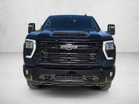 Used 2024 Chevrolet Silverado 2500 LTZ w/ LTZ Plus Package image 2