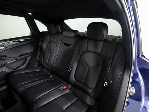 Used 2025 Porsche Macan image 34