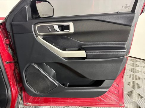 Used 2020 Ford Explorer XLT RWD image 40
